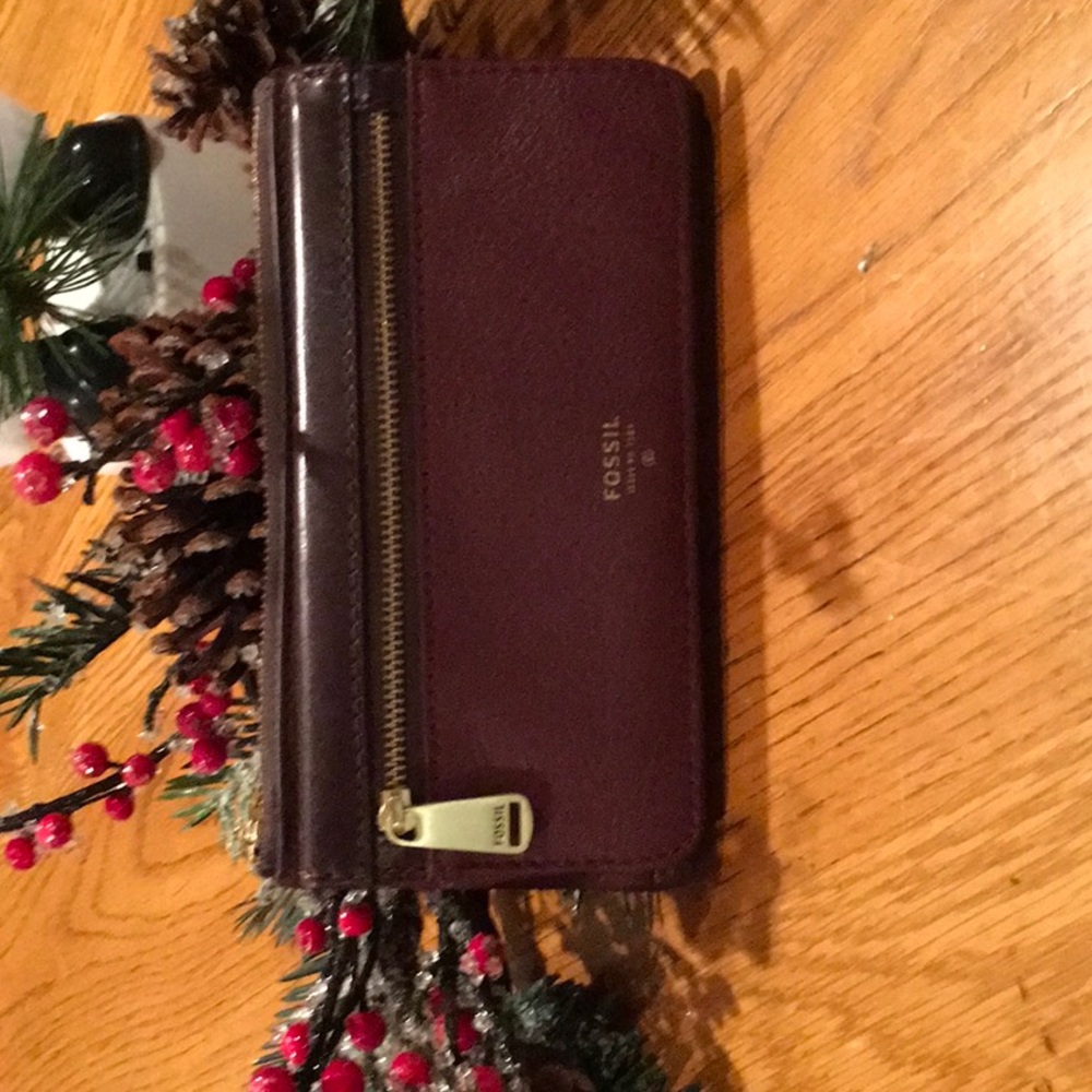 2 tone Fossil wallet